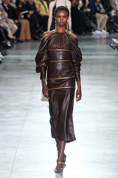 Look 8